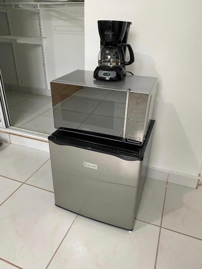 All You Need Studios Walking Distance To Beach Isla Verde ซานฮวน ภายนอก รูปภาพ