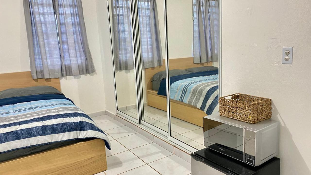 All You Need Studios Walking Distance To Beach Isla Verde ซานฮวน ภายนอก รูปภาพ